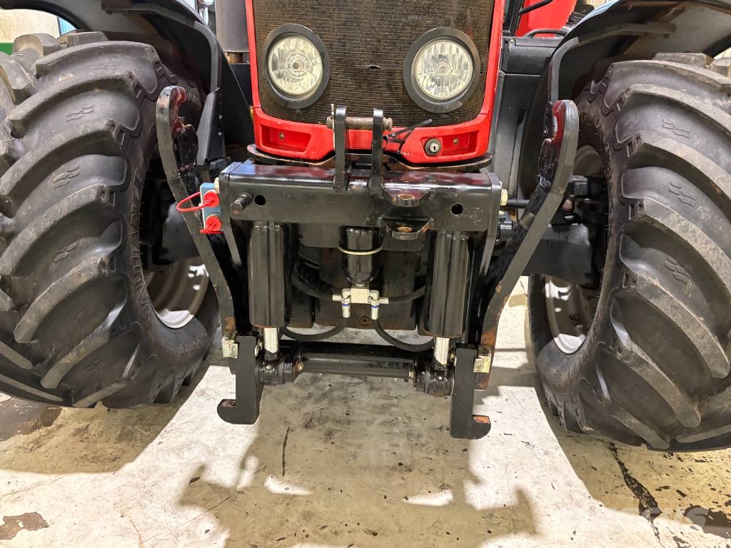 Massey Ferguson 7495 DYNA-VT トラクター