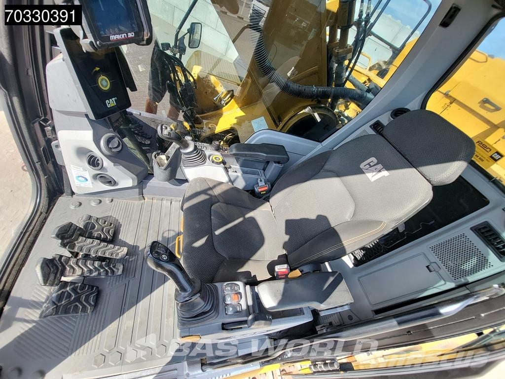 CAT 352 -07A حفارات زحافة