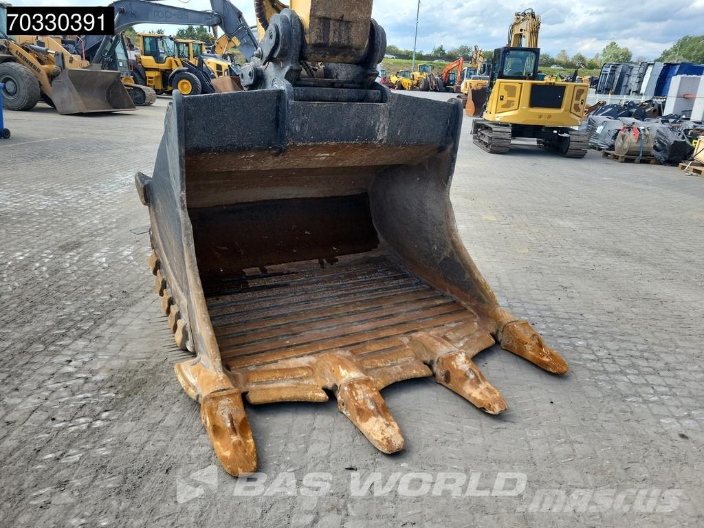 CAT 352 -07A حفارات زحافة