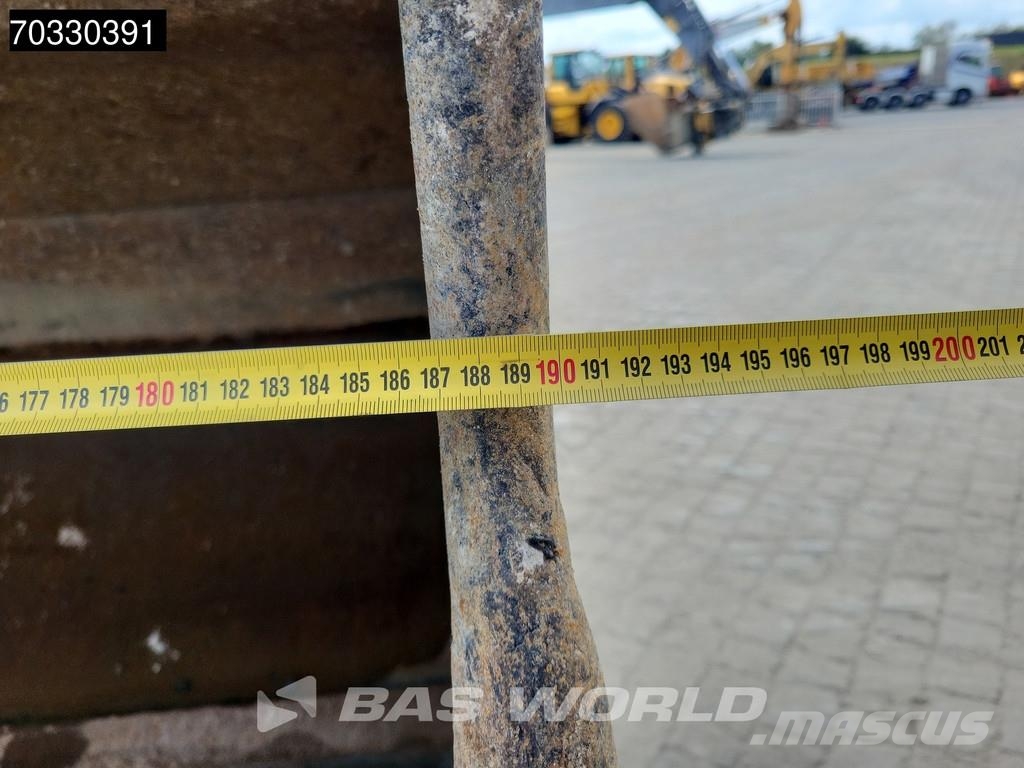 CAT 352 -07A حفارات زحافة