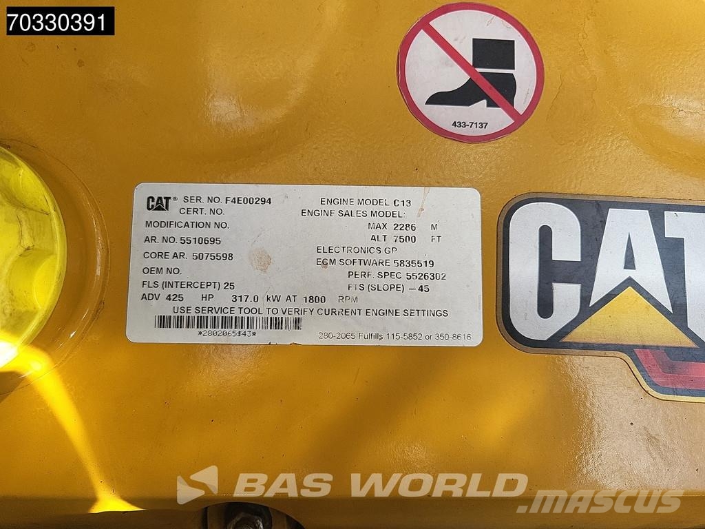 CAT 352 -07A حفارات زحافة