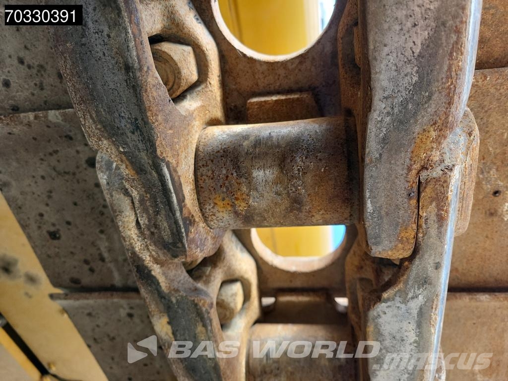 CAT 352 -07A حفارات زحافة