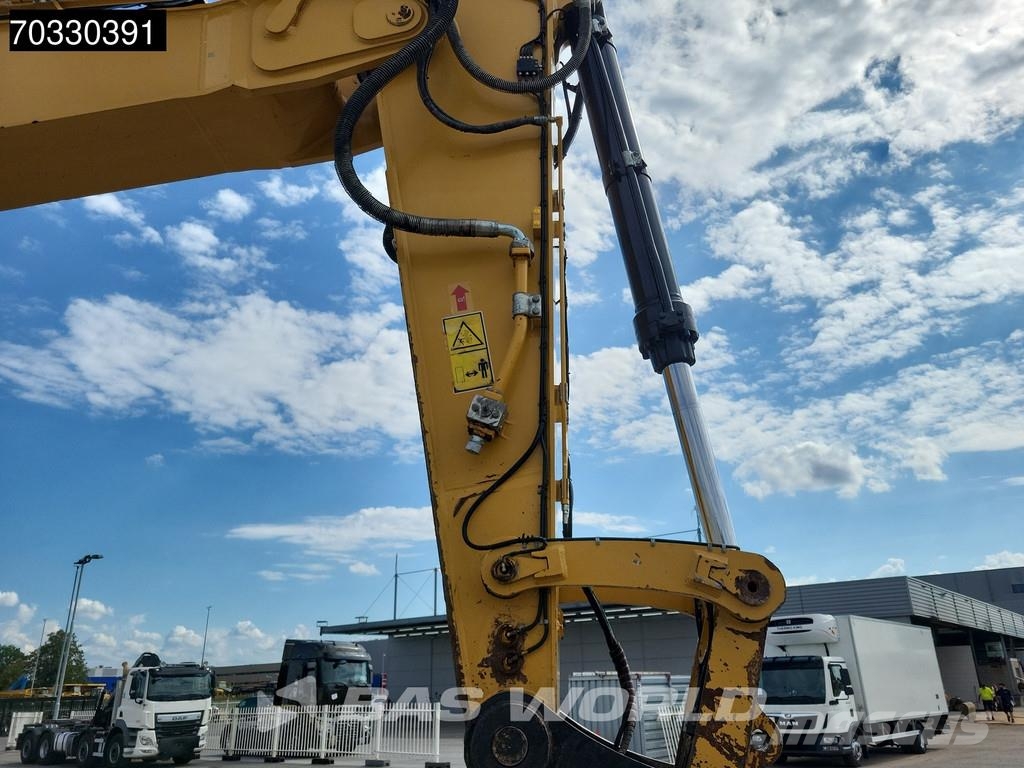 CAT 352 -07A حفارات زحافة