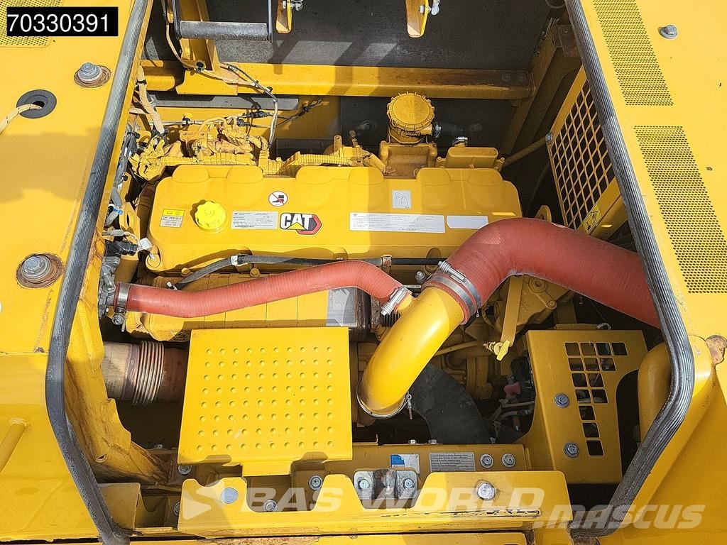 CAT 352 -07A حفارات زحافة