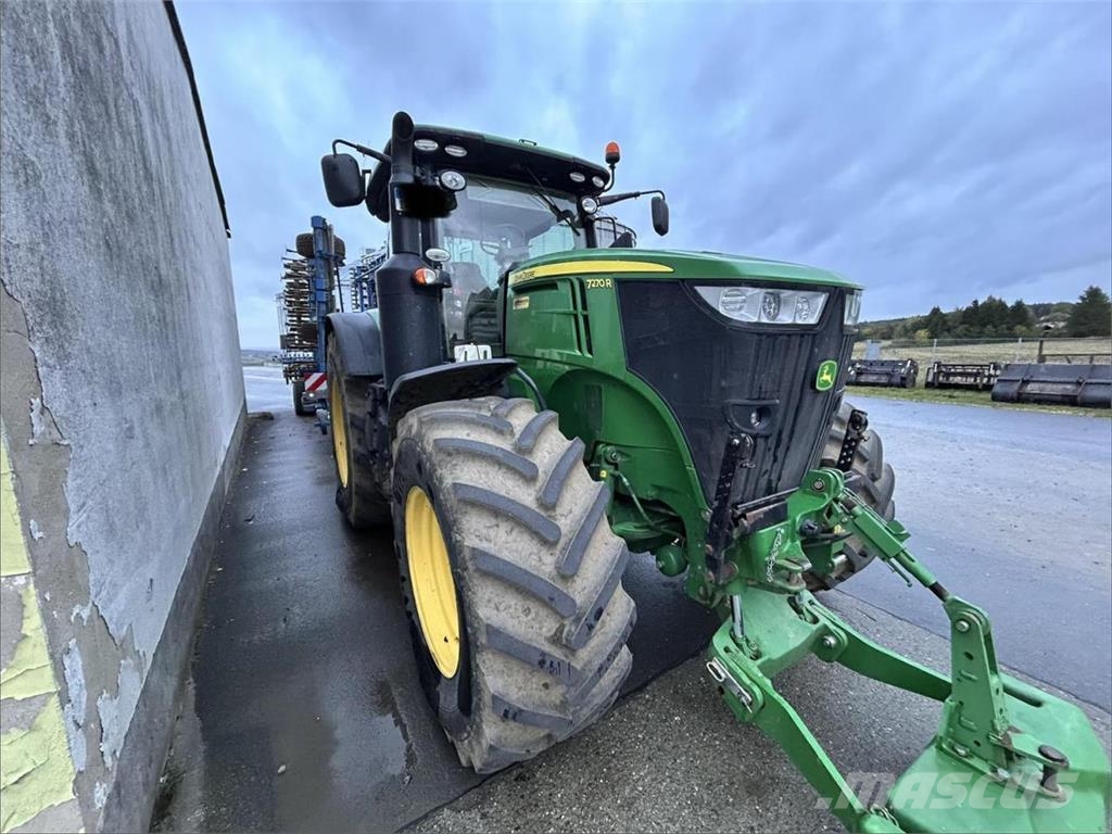 John Deere 7270R E23 Tractoren