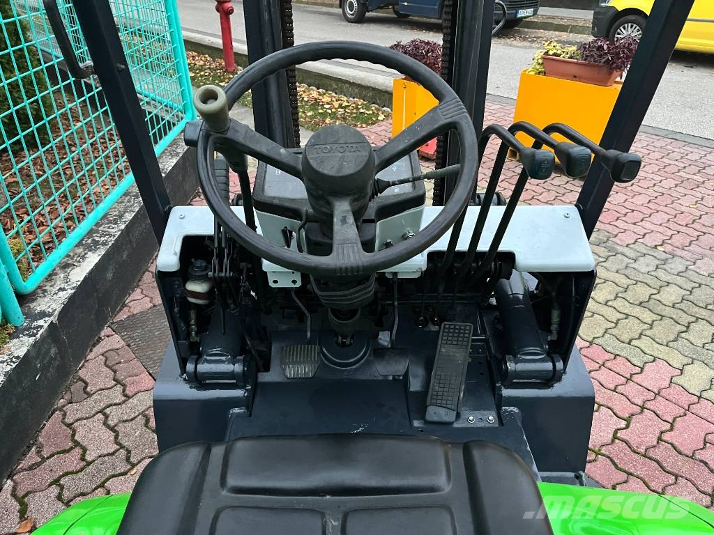 Toyota 5 FG 15 V-4196 OB LPG (dujiniai) krautuvai