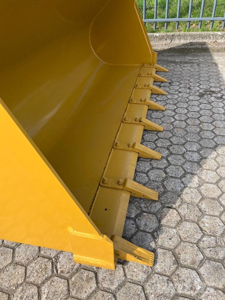 CAT 424 Backhoe Loader New 2025 Backhoe loaders