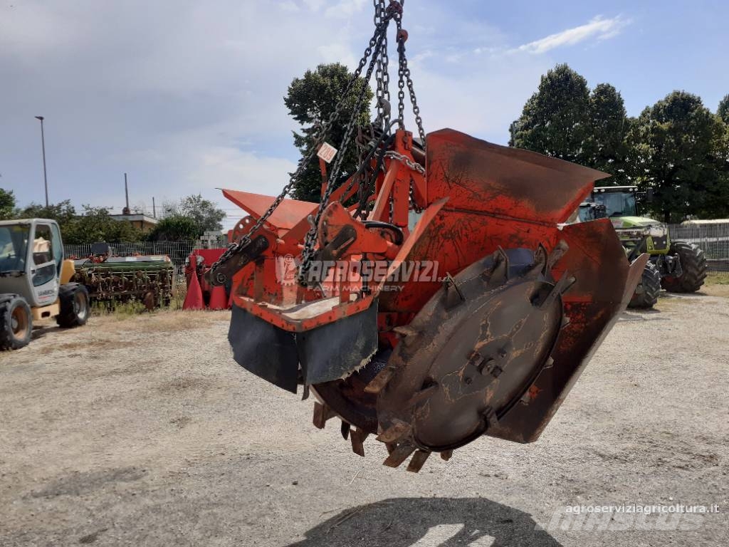  COSMECO SCAVAFOSSI B251 Rýhovače