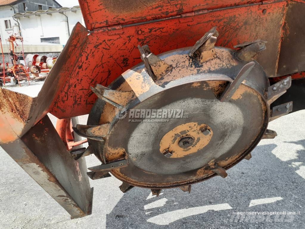  COSMECO SCAVAFOSSI B251 Rýhovače