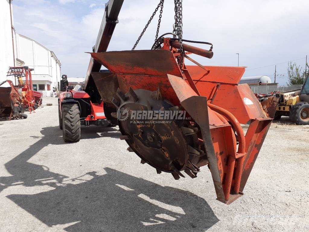  COSMECO SCAVAFOSSI B251 Rýhovače