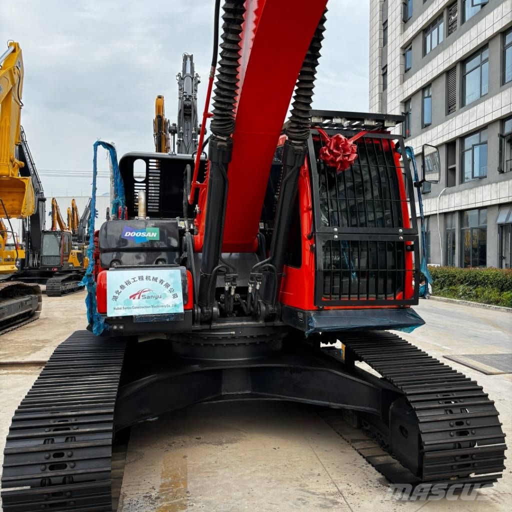 Doosan DX 300 Gravemaskiner på larvebånd
