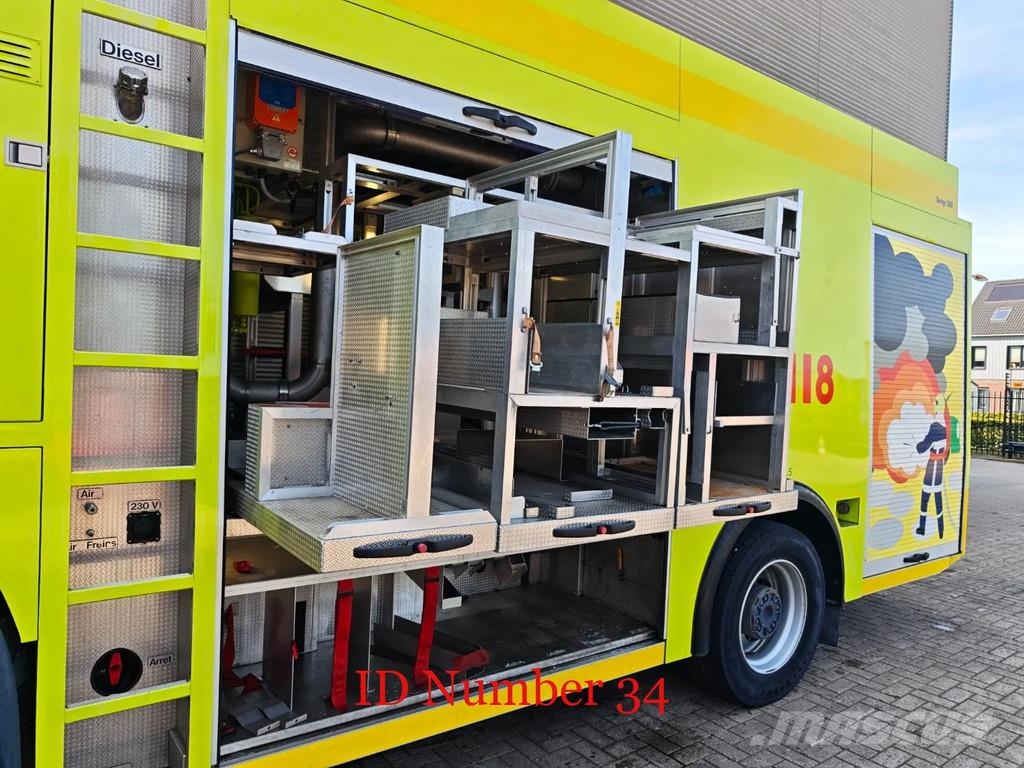 Scania P124C 420 4x4 Hauser 2000 Winde Wasserwerfer Licht Camiones de Bomberos