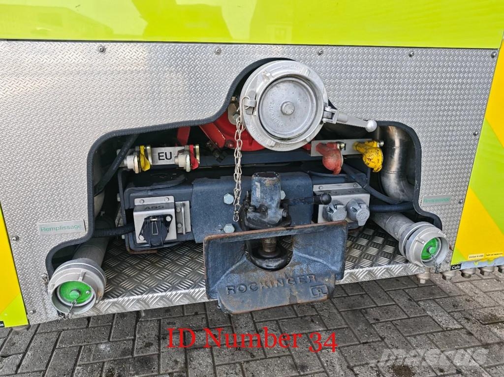Scania P124C 420 4x4 Hauser 2000 Winde Wasserwerfer Licht Camiones de Bomberos
