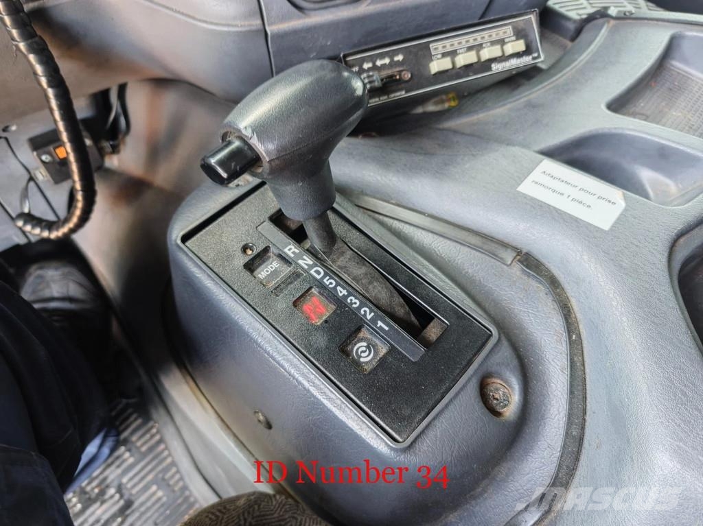 Scania P124C 420 4x4 Hauser 2000 Winde Wasserwerfer Licht Camiones de Bomberos