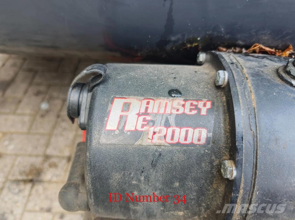 Scania P124C 420 4x4 Hauser 2000 Winde Wasserwerfer Licht Camiones de Bomberos