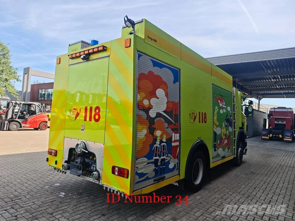 Scania P124C 420 4x4 Hauser 2000 Winde Wasserwerfer Licht Camiones de Bomberos