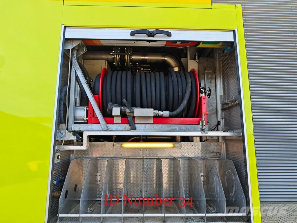 Scania P124C 420 4x4 Hauser 2000 Winde Wasserwerfer Licht Camiones de Bomberos