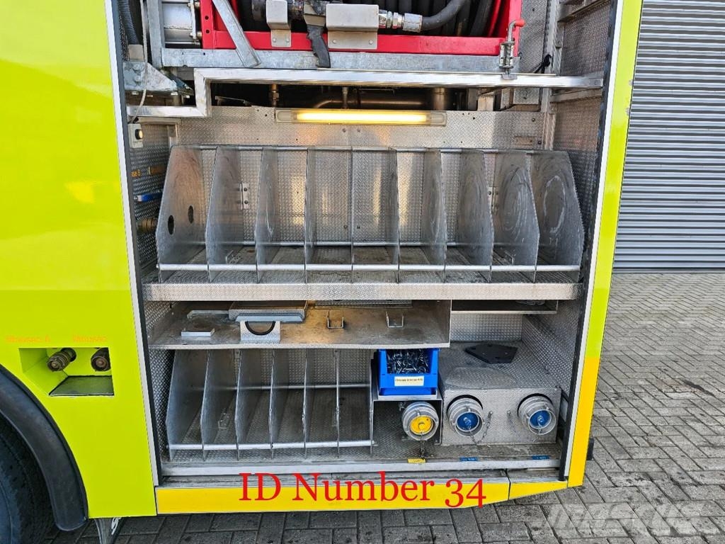 Scania P124C 420 4x4 Hauser 2000 Winde Wasserwerfer Licht Camiones de Bomberos