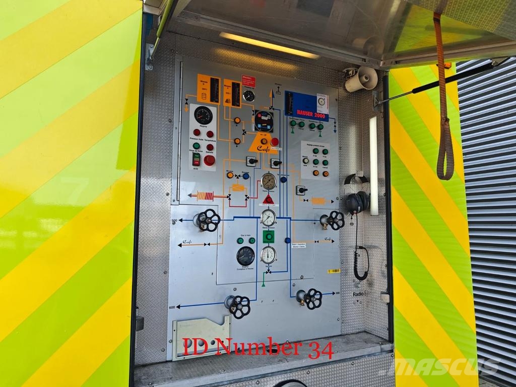 Scania P124C 420 4x4 Hauser 2000 Winde Wasserwerfer Licht Camiones de Bomberos