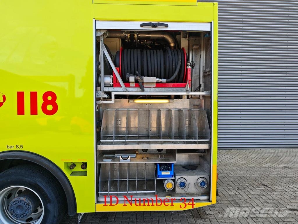 Scania P124C 420 4x4 Hauser 2000 Winde Wasserwerfer Licht Camiones de Bomberos
