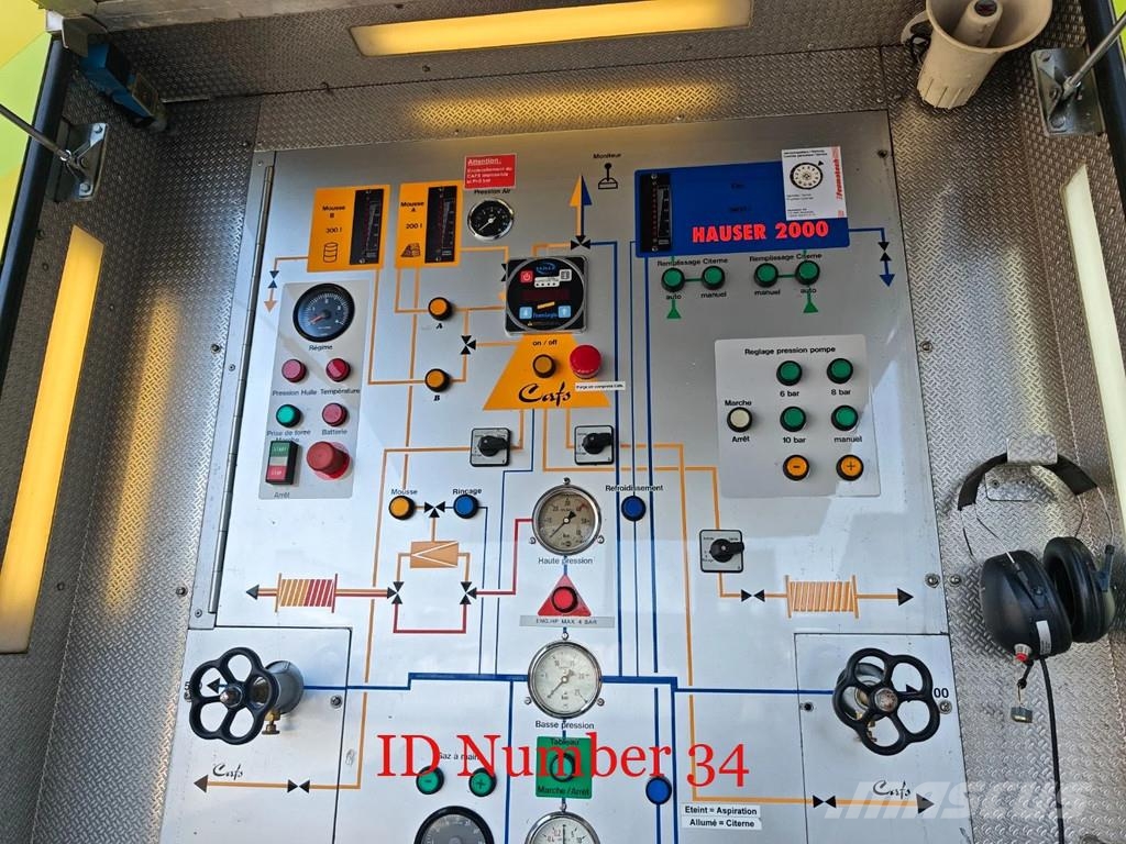 Scania P124C 420 4x4 Hauser 2000 Winde Wasserwerfer Licht Camiones de Bomberos