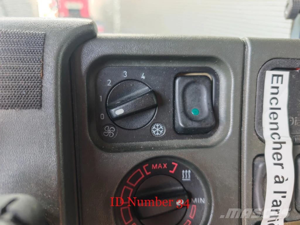 Scania P124C 420 4x4 Hauser 2000 Winde Wasserwerfer Licht Camiones de Bomberos