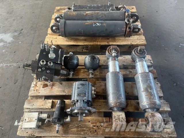 Astra ADT 30 C USED HYDRAULIC PARTS هيدروليات