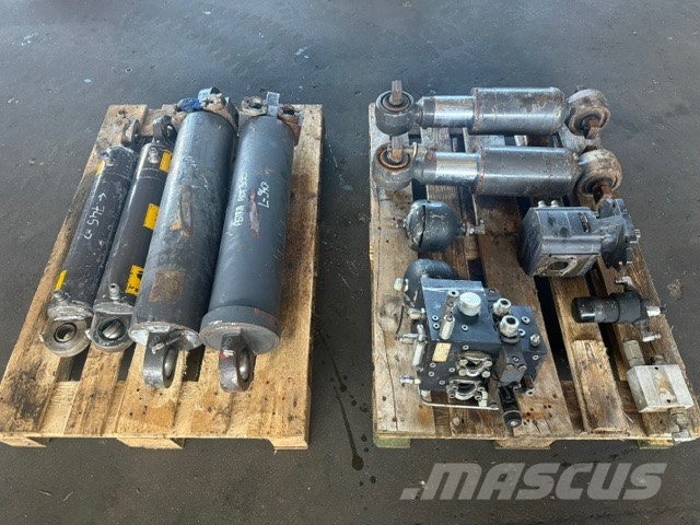 Astra ADT 30 C USED HYDRAULIC PARTS هيدروليات