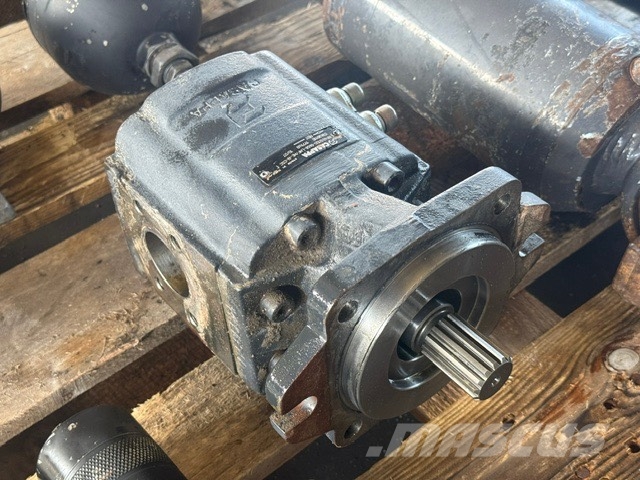 Astra ADT 30 C USED HYDRAULIC PARTS هيدروليات