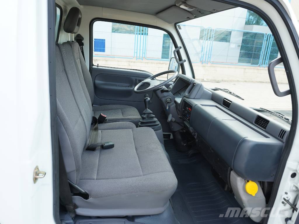 Nissan CABSTAR SEMITAULINER **68.000 KMS** Camion cu prelata