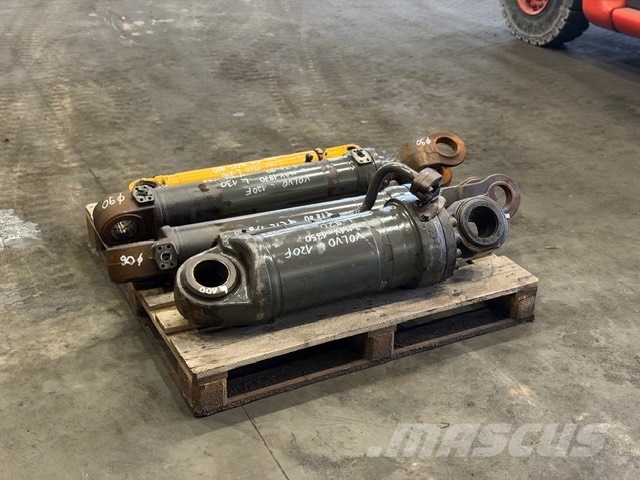 Volvo L 120 F USED HYDRAULIC CYLINDER COMPLET 油壓