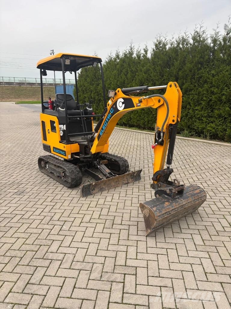 JCB 19C-1E Miniescavadeiras < 7t (Mini escavadeiras)