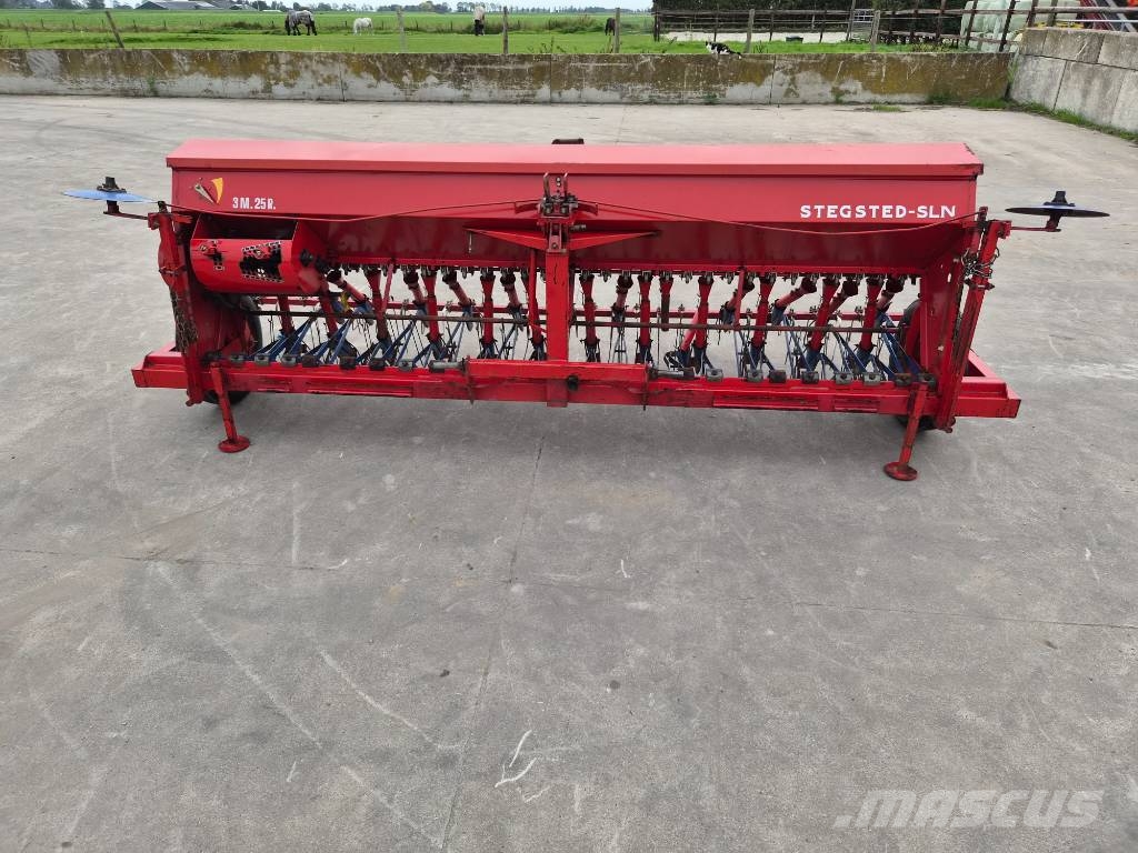 Stegsted SLN 3M 25R Zaaimachines