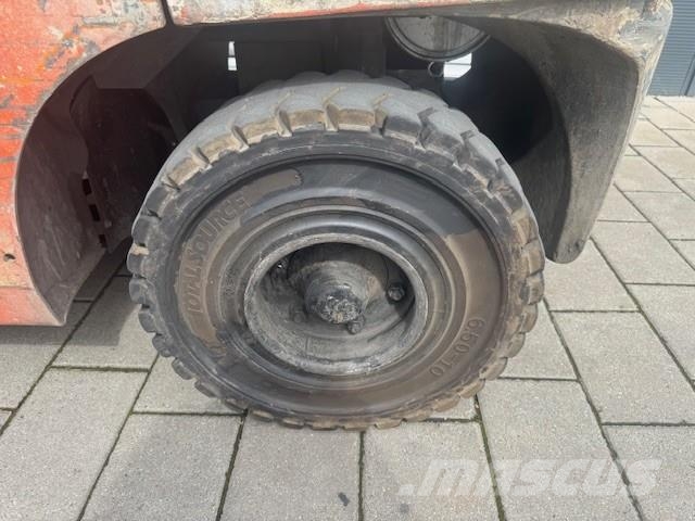 Toyota 02-7FGF30 天然气叉车