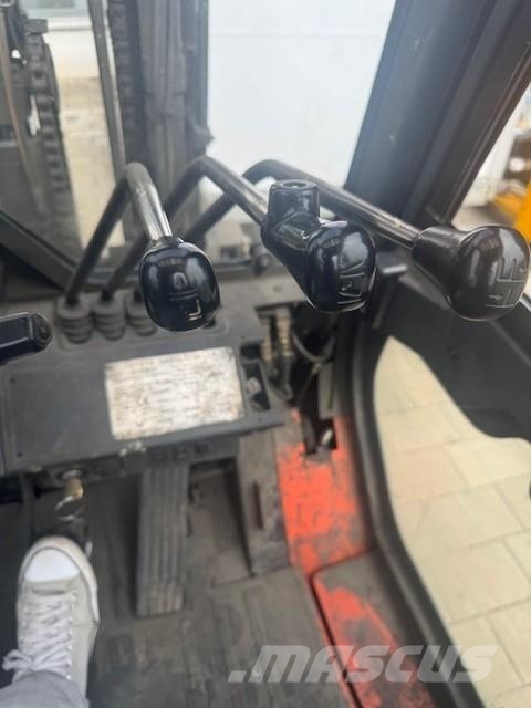 Toyota 02-7FGF30 天然气叉车