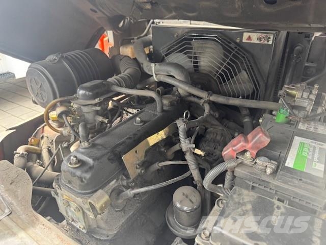 Toyota 02-7FGF30 天然气叉车