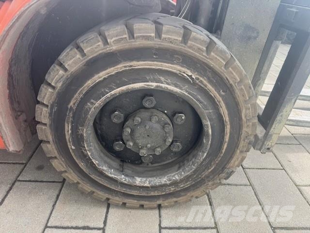 Toyota 02-7FGF30 天然气叉车