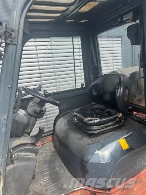Toyota 02-7FGF30 天然气叉车