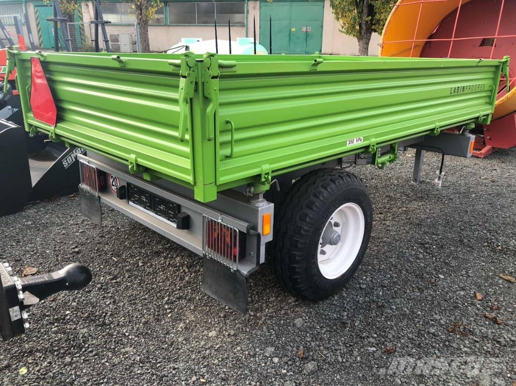 Traktorový návěs Třístranný sklápěč PV 3000 - náje 箱體半拖車