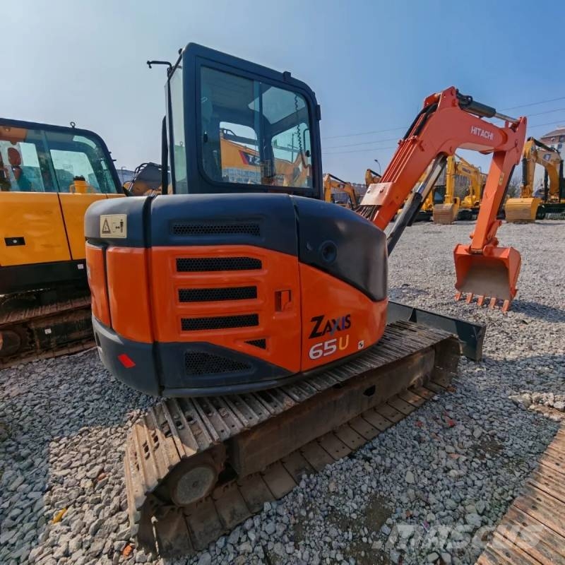 Hitachi ZX 65 小型挖掘机