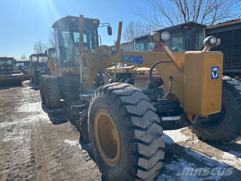 XCMG GR1803 Kolesové dozéry