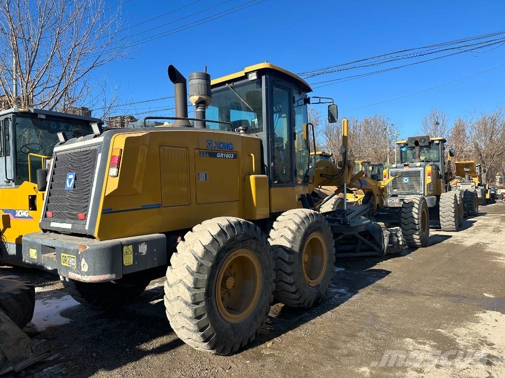 XCMG GR1803 Kolesové dozéry