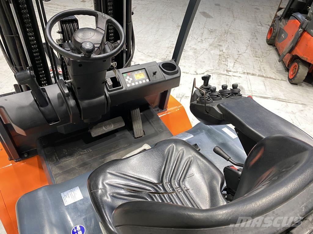 Toyota 8FBMT50 Električni viličarji
