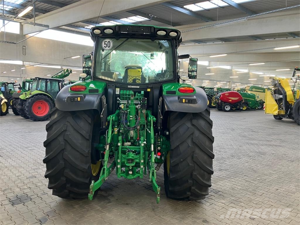 John Deere 6155R Traktori