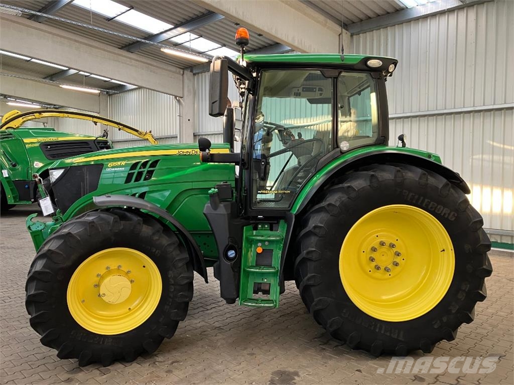 John Deere 6155R Traktori