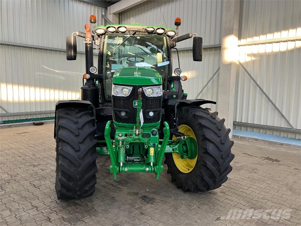 John Deere 6155R Traktori