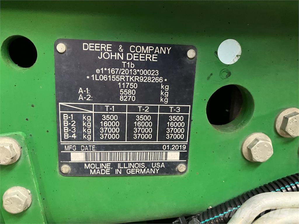 John Deere 6155R Traktori