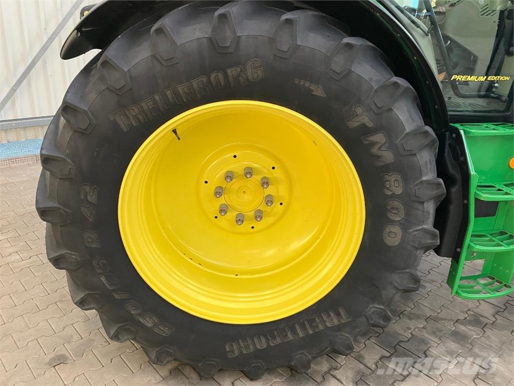 John Deere 6155R Traktori
