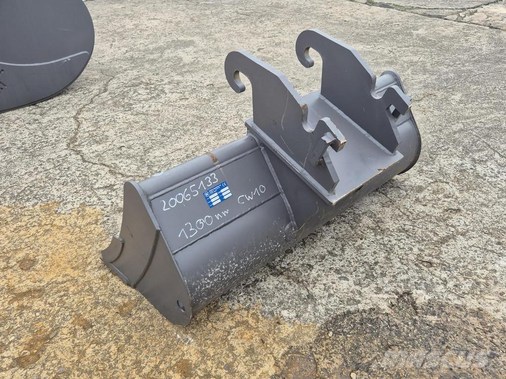 Volvo Grabenräumlöffel starr 1.300mm 251ltr. Pistoane
