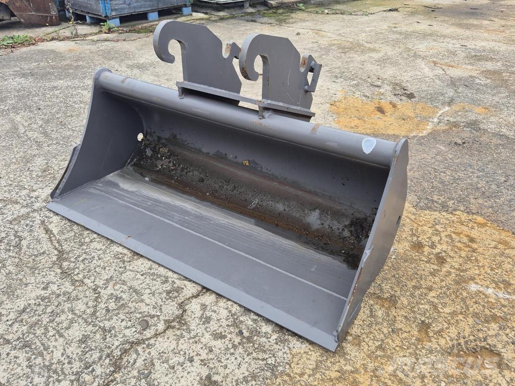 Volvo Grabenräumlöffel starr 1.300mm 251ltr. Pistoane